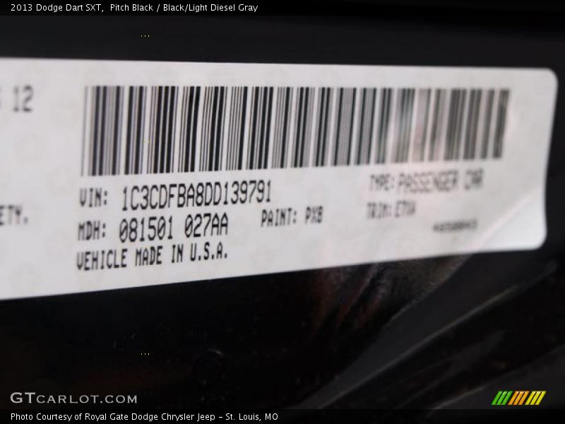 Pitch Black / Black/Light Diesel Gray 2013 Dodge Dart SXT