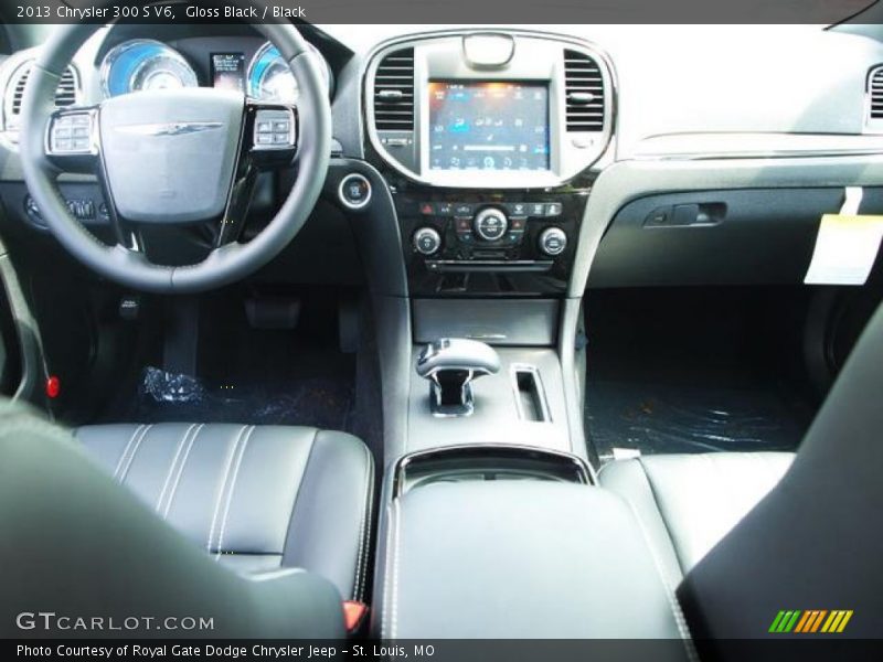 Gloss Black / Black 2013 Chrysler 300 S V6