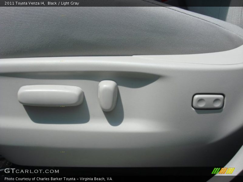 Black / Light Gray 2011 Toyota Venza I4