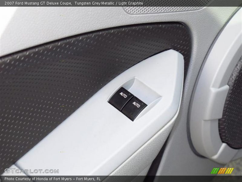 Tungsten Grey Metallic / Light Graphite 2007 Ford Mustang GT Deluxe Coupe