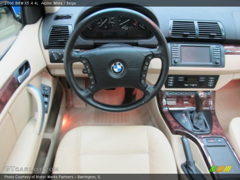 Alpine White / Beige 2006 BMW X5 4.4i