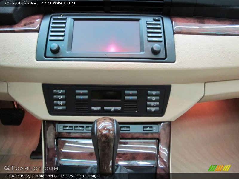 Alpine White / Beige 2006 BMW X5 4.4i