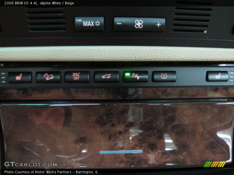 Alpine White / Beige 2006 BMW X5 4.4i