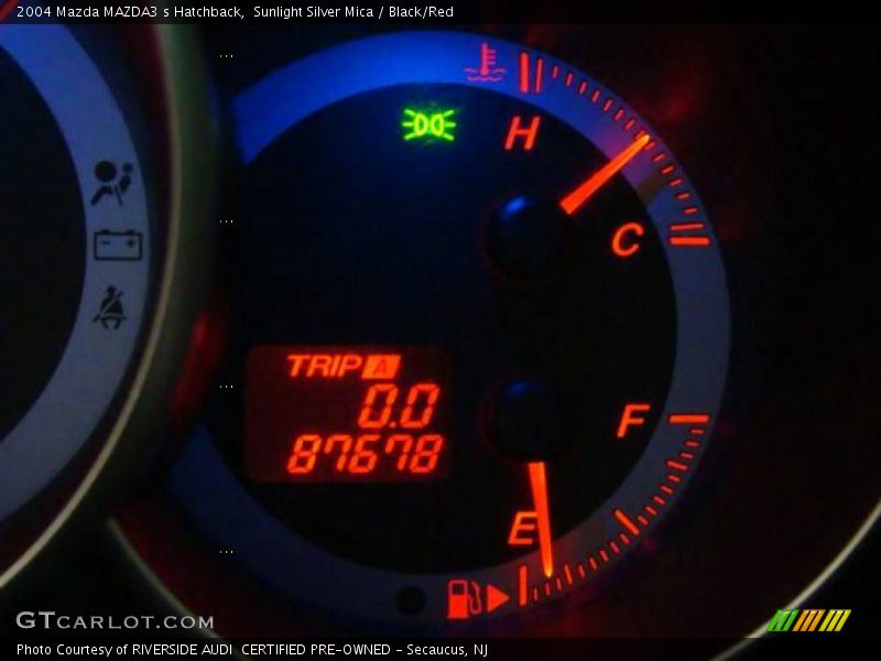 Sunlight Silver Mica / Black/Red 2004 Mazda MAZDA3 s Hatchback