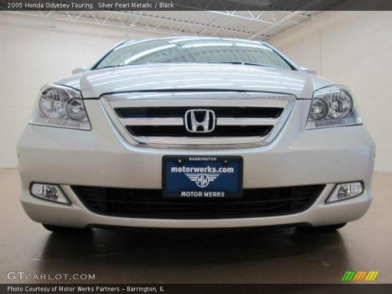 Silver Pearl Metallic / Black 2005 Honda Odyssey Touring