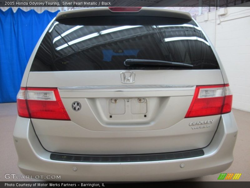 Silver Pearl Metallic / Black 2005 Honda Odyssey Touring