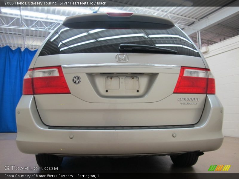 Silver Pearl Metallic / Black 2005 Honda Odyssey Touring