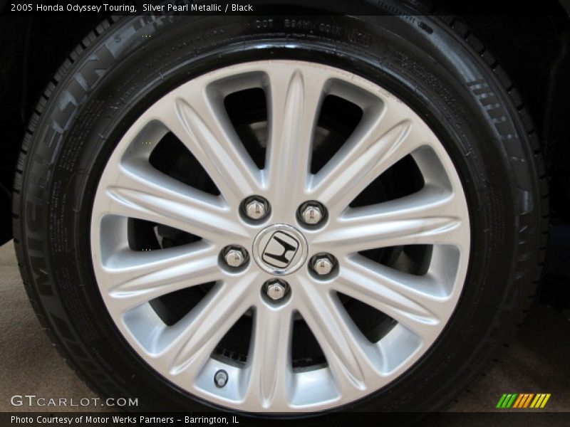 Silver Pearl Metallic / Black 2005 Honda Odyssey Touring