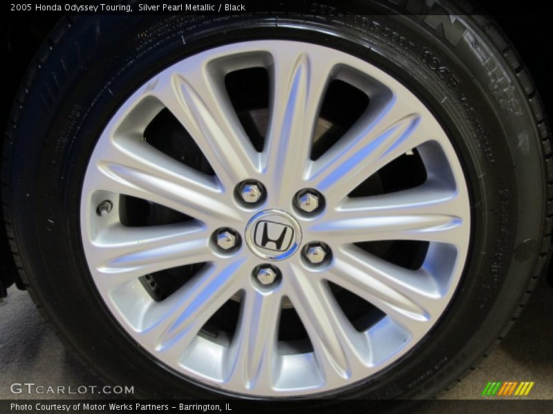 Silver Pearl Metallic / Black 2005 Honda Odyssey Touring