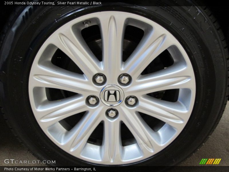 Silver Pearl Metallic / Black 2005 Honda Odyssey Touring