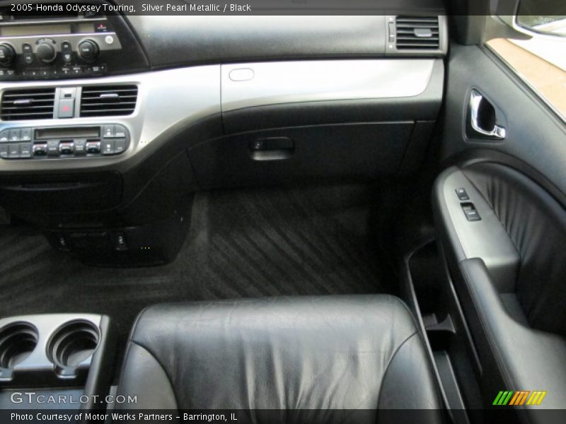 Silver Pearl Metallic / Black 2005 Honda Odyssey Touring
