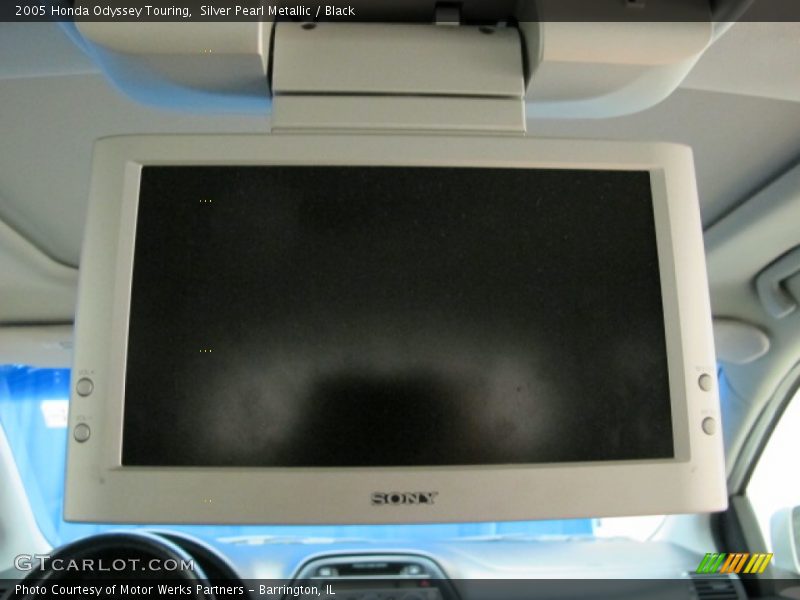 Silver Pearl Metallic / Black 2005 Honda Odyssey Touring