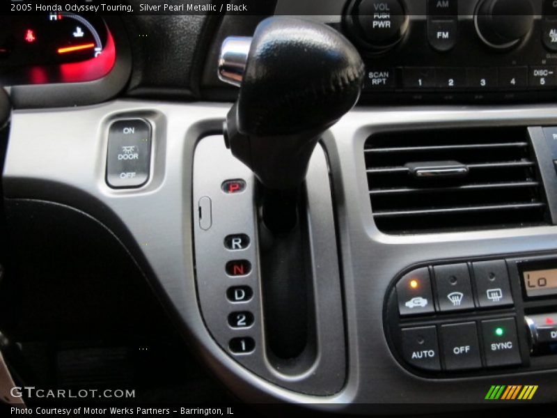Silver Pearl Metallic / Black 2005 Honda Odyssey Touring