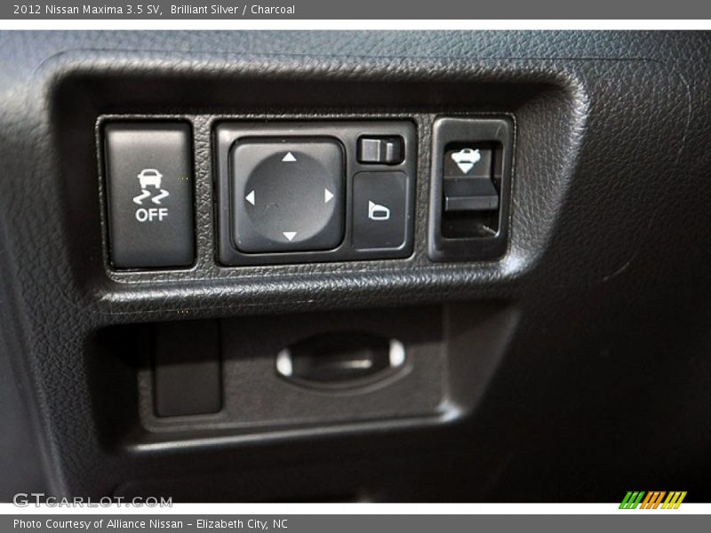 Controls of 2012 Maxima 3.5 SV