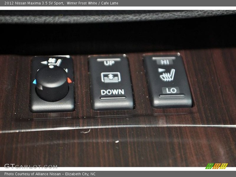 Controls of 2012 Maxima 3.5 SV Sport