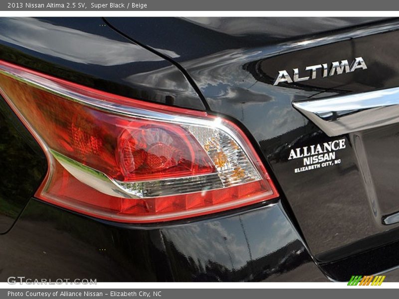 Super Black / Beige 2013 Nissan Altima 2.5 SV
