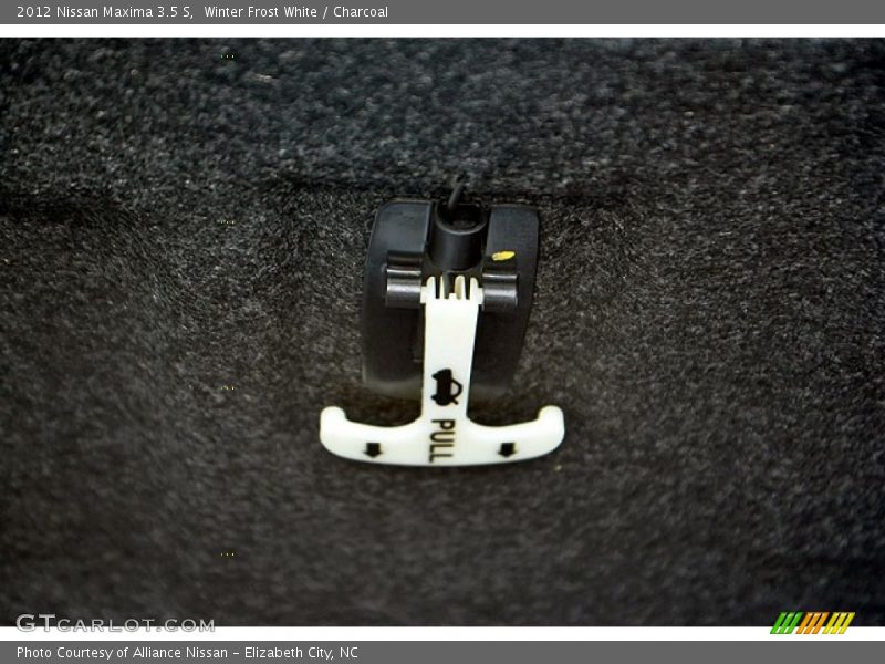 Winter Frost White / Charcoal 2012 Nissan Maxima 3.5 S