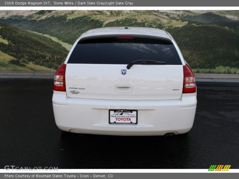 Stone White / Dark Slate Gray/Light Slate Gray 2006 Dodge Magnum SXT