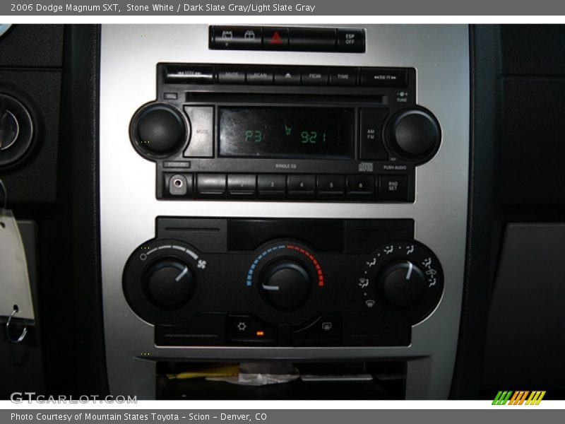 Stone White / Dark Slate Gray/Light Slate Gray 2006 Dodge Magnum SXT