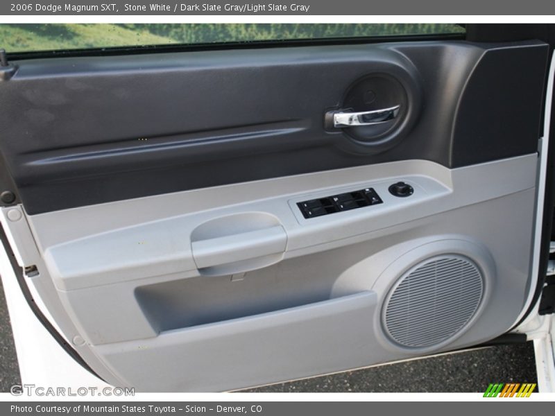 Stone White / Dark Slate Gray/Light Slate Gray 2006 Dodge Magnum SXT