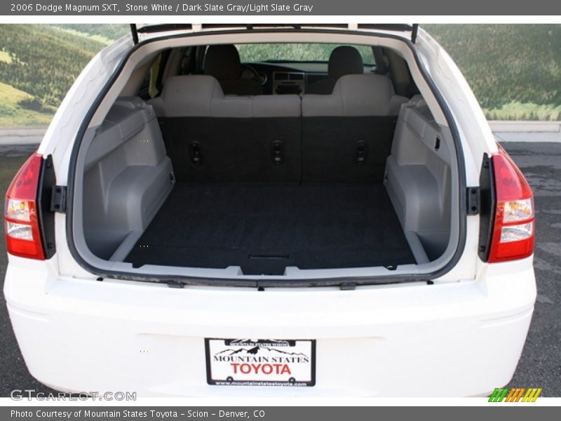 Stone White / Dark Slate Gray/Light Slate Gray 2006 Dodge Magnum SXT