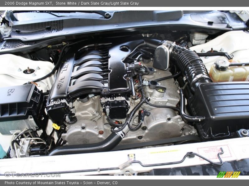 Stone White / Dark Slate Gray/Light Slate Gray 2006 Dodge Magnum SXT