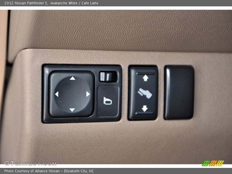 Avalanche White / Cafe Latte 2012 Nissan Pathfinder S