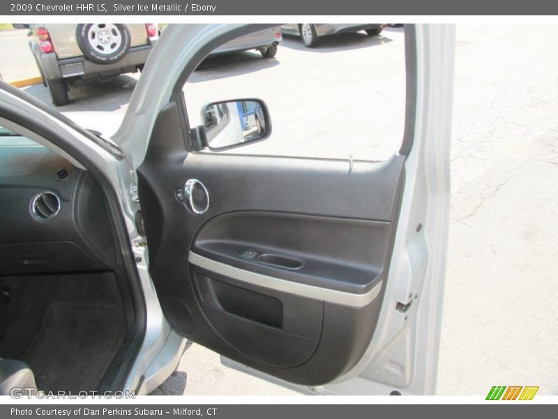 Silver Ice Metallic / Ebony 2009 Chevrolet HHR LS
