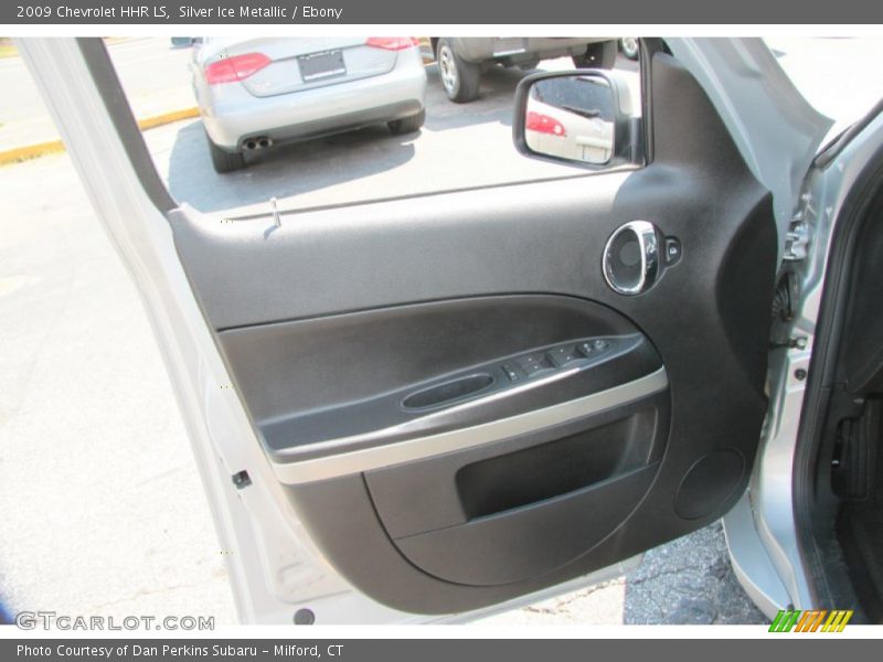 Silver Ice Metallic / Ebony 2009 Chevrolet HHR LS