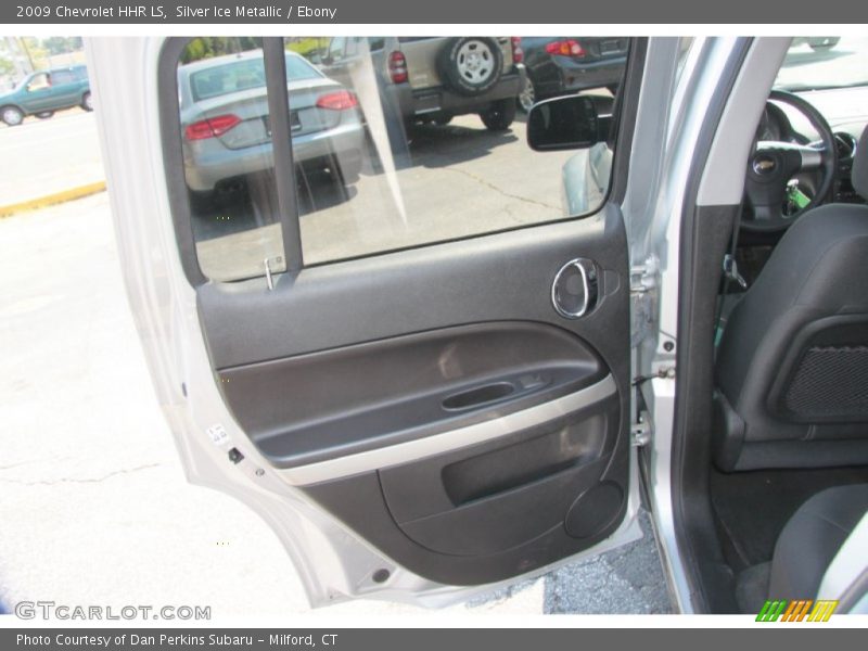 Silver Ice Metallic / Ebony 2009 Chevrolet HHR LS
