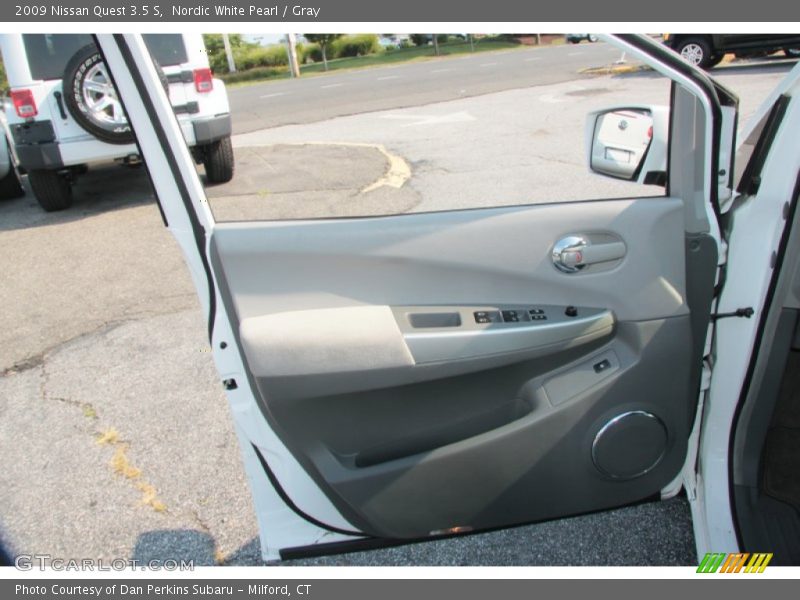 Nordic White Pearl / Gray 2009 Nissan Quest 3.5 S