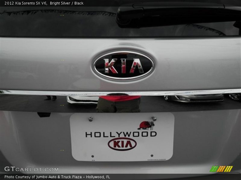 Bright Silver / Black 2012 Kia Sorento SX V6