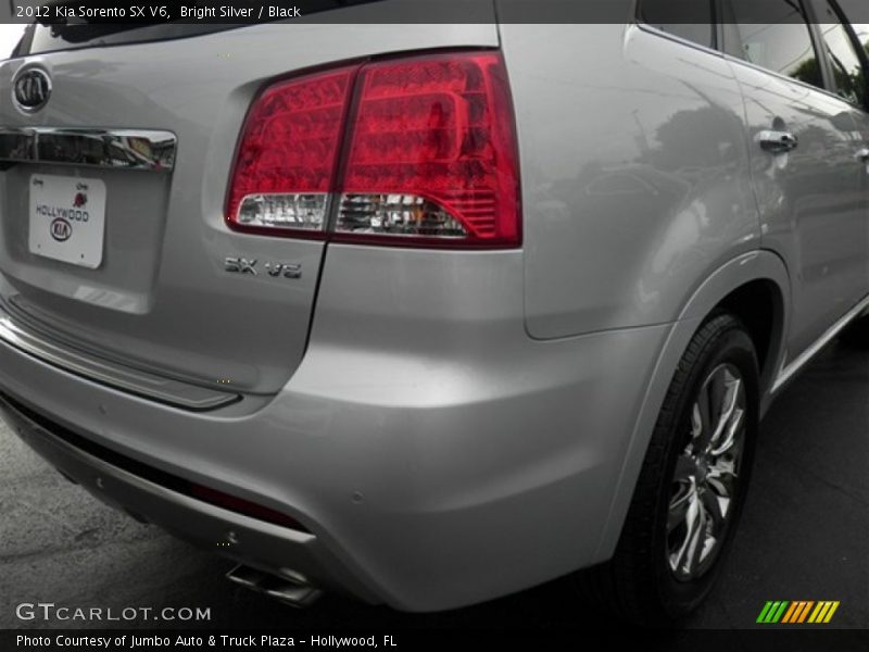 Bright Silver / Black 2012 Kia Sorento SX V6