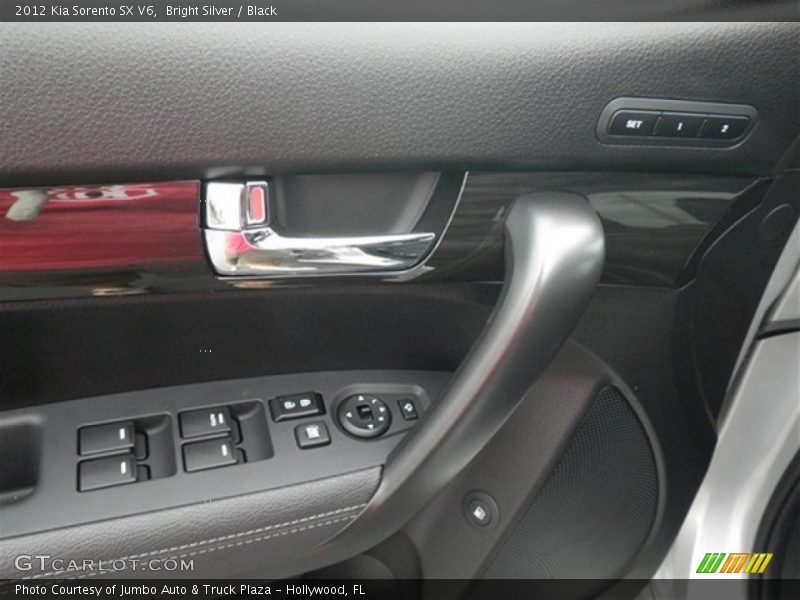 Bright Silver / Black 2012 Kia Sorento SX V6