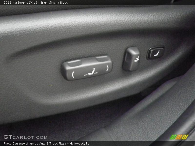Bright Silver / Black 2012 Kia Sorento SX V6