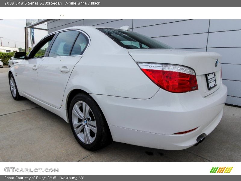 Alpine White / Black 2009 BMW 5 Series 528xi Sedan