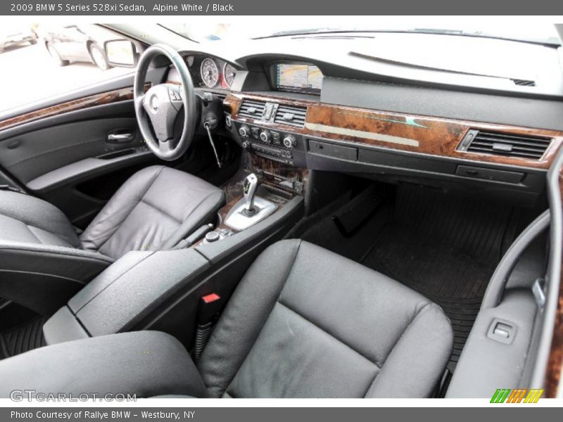 Alpine White / Black 2009 BMW 5 Series 528xi Sedan