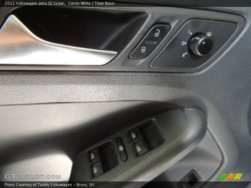 Candy White / Titan Black 2011 Volkswagen Jetta SE Sedan