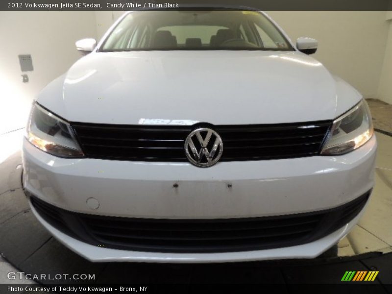 Candy White / Titan Black 2012 Volkswagen Jetta SE Sedan
