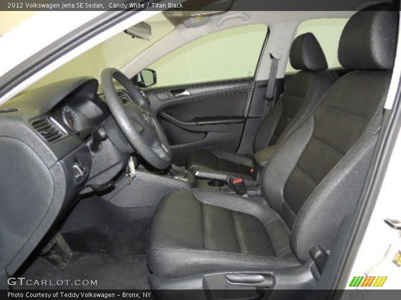 Candy White / Titan Black 2012 Volkswagen Jetta SE Sedan