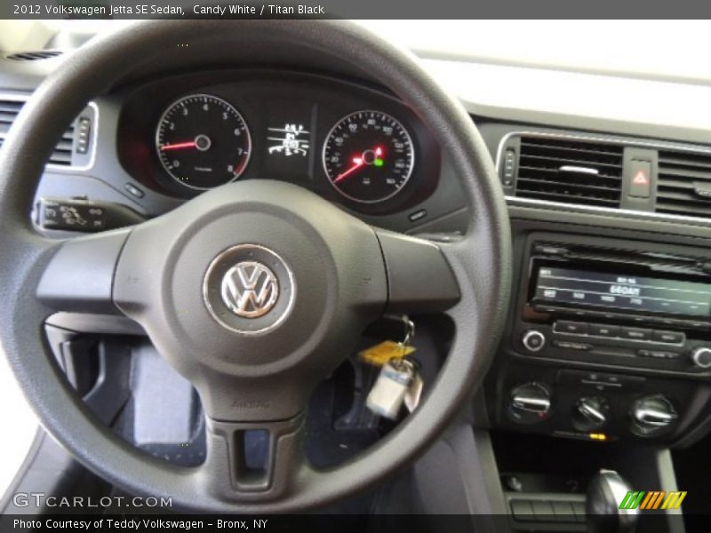 Candy White / Titan Black 2012 Volkswagen Jetta SE Sedan