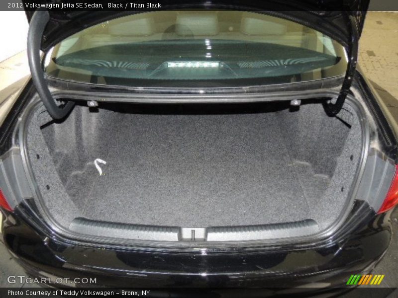 Black / Titan Black 2012 Volkswagen Jetta SE Sedan