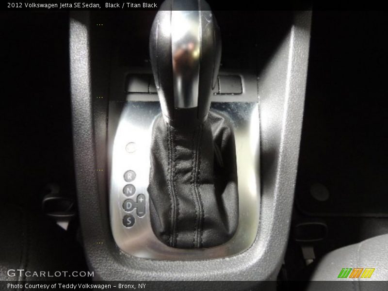 Black / Titan Black 2012 Volkswagen Jetta SE Sedan