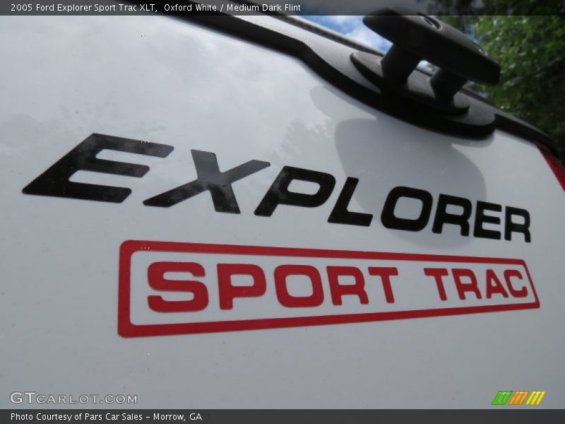 Oxford White / Medium Dark Flint 2005 Ford Explorer Sport Trac XLT