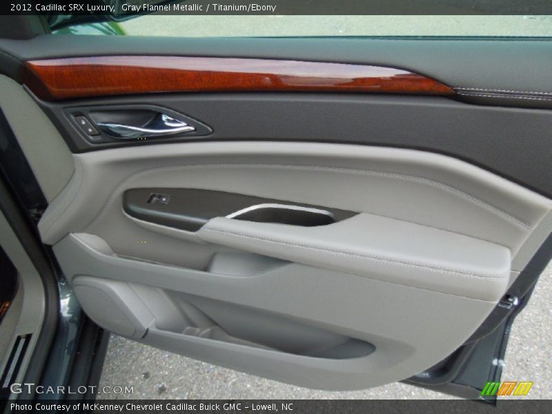Gray Flannel Metallic / Titanium/Ebony 2012 Cadillac SRX Luxury
