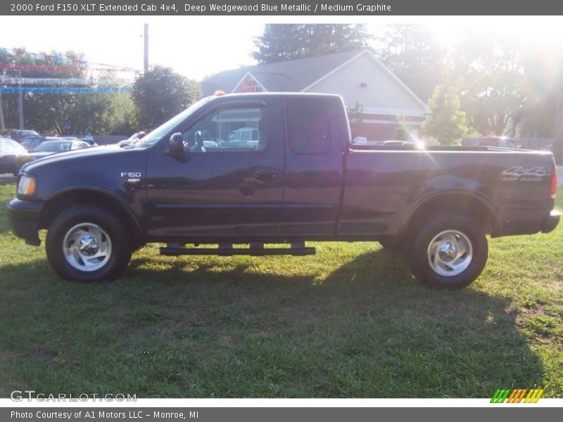 Deep Wedgewood Blue Metallic / Medium Graphite 2000 Ford F150 XLT Extended Cab 4x4