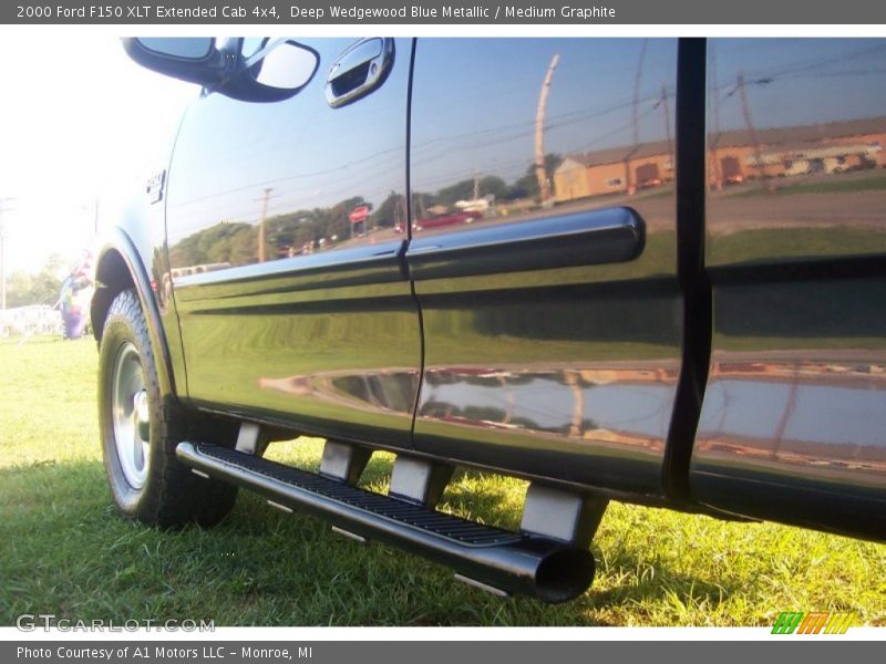 Deep Wedgewood Blue Metallic / Medium Graphite 2000 Ford F150 XLT Extended Cab 4x4