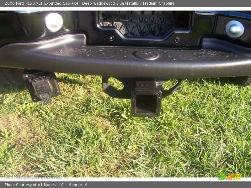 Deep Wedgewood Blue Metallic / Medium Graphite 2000 Ford F150 XLT Extended Cab 4x4