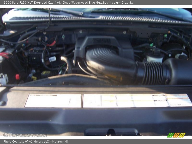 Deep Wedgewood Blue Metallic / Medium Graphite 2000 Ford F150 XLT Extended Cab 4x4