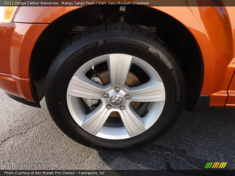 Mango Tango Pearl / Dark Slate/Medium Graystone 2011 Dodge Caliber Mainstreet